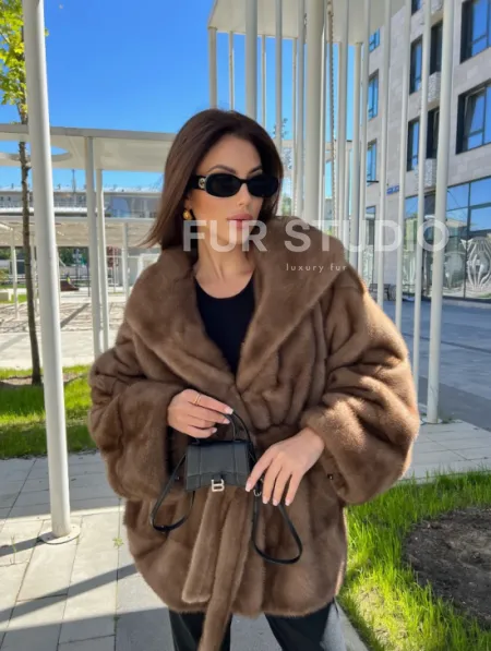 Норковое пончо с капюшоном в цвете пастель - фото 3