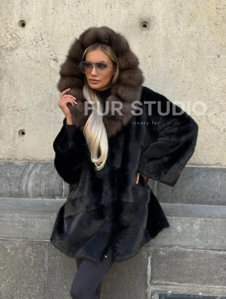 Черный норковый полушубок с капюшоном куница - фото 13