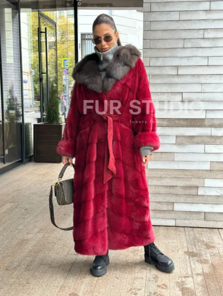 Длинная норковая шуба с капюшоном куница - фото 0