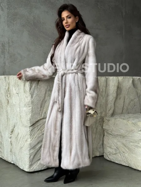 Светлая шуба из натуральной скандинавской норки - фото 7
