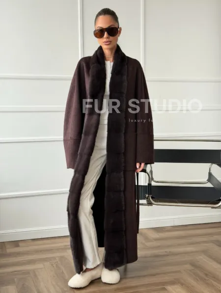 Длинное демисезонное пальто с мехом норки - фото 8