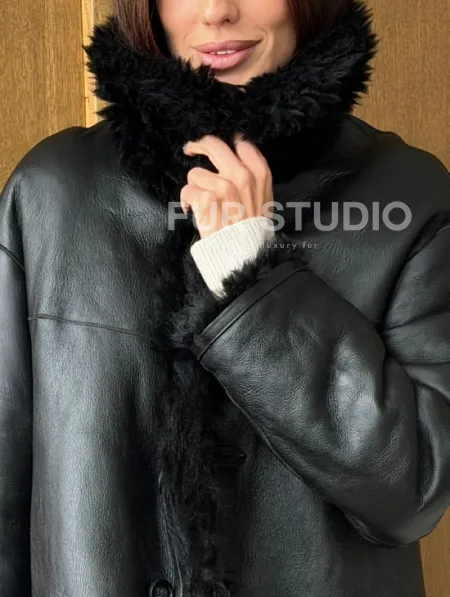 Черная двухсторонняя дубленка из меха тиградо - фото 1