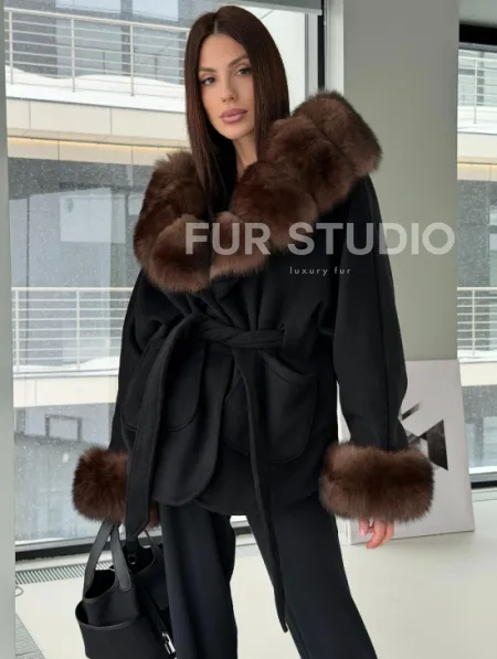 Пальто с капюшоном из финского песца - фото 0