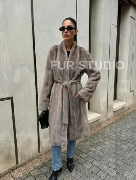 Стильная шуба из скандинавской норки - фото 6