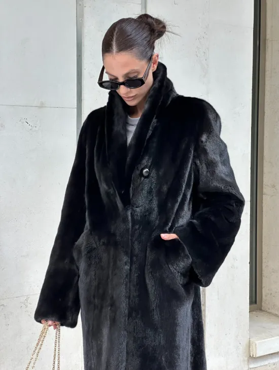 Черная шуба пальто из меха норки Saga furs - фото 2