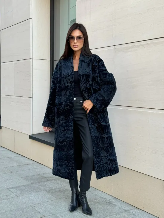Пальто из меха каракуля с V-образным воротником, цвет Indigo Blue - фото 7