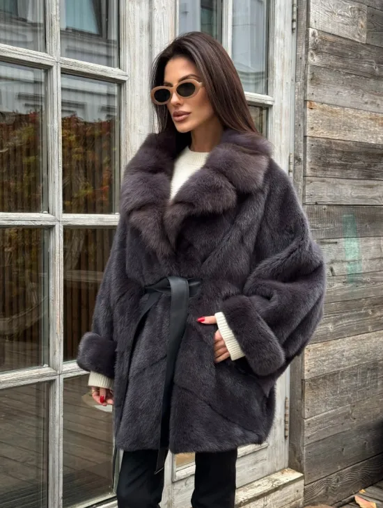 Шуба Летучая мышь из норки Graphite с английским воротником из меха куницы - фото 4