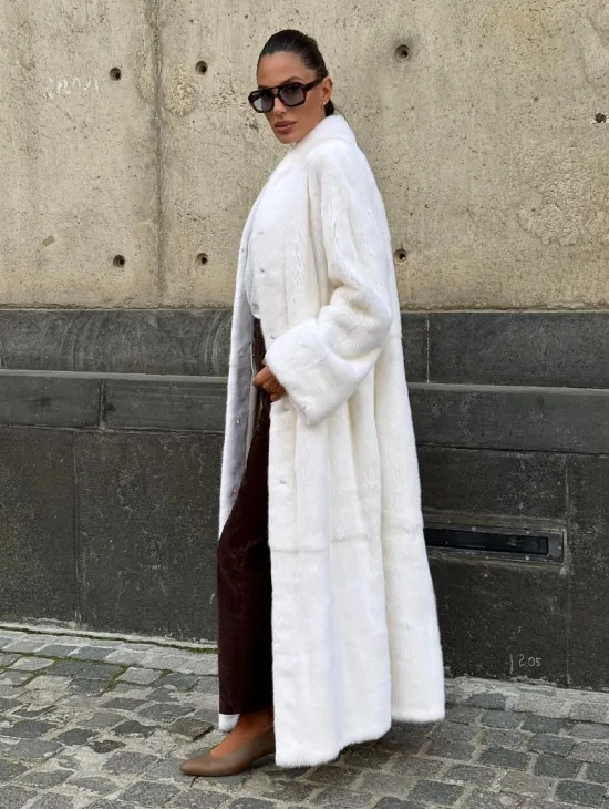 Классический стиль, белая норковая шуба - мех SAGA - фото 11