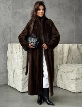 Пальто из норки с V-образным воротом - фото 4