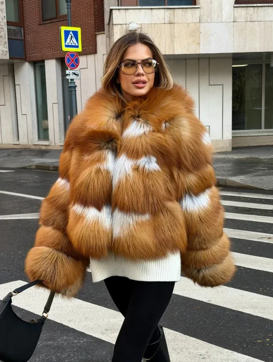 Шуба из лисы с капюшоном - фото 7