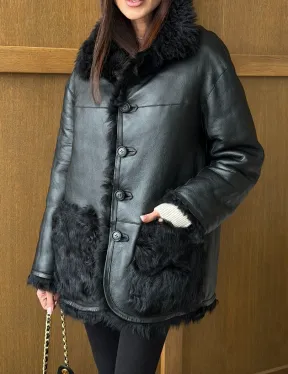 Черная двухсторонняя дубленка из меха тиградо - фото 2