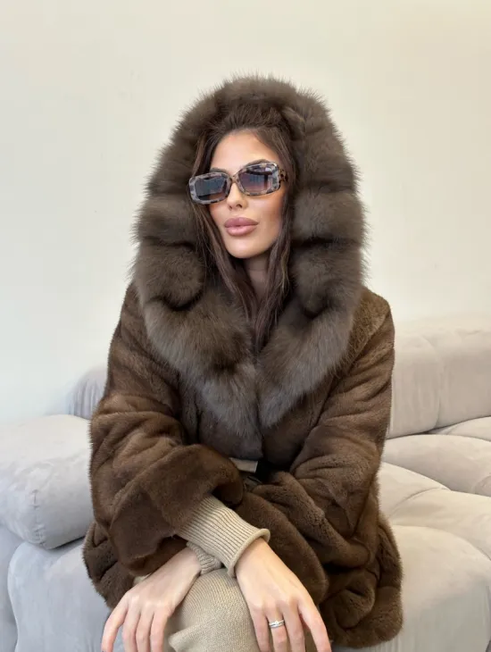 Шуба пончо из меха норки с капюшоном куница - цвет соболь - фото 1