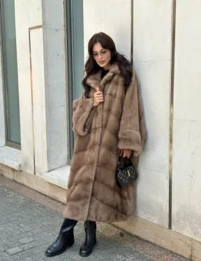 Норковая шуба с английским воротником  - цвет пастель  - стиль 