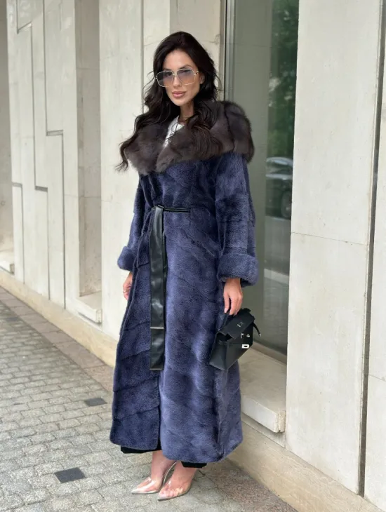 Длинная шуба из норки с капюшоном из куницы - цвет синий графит - фото 0